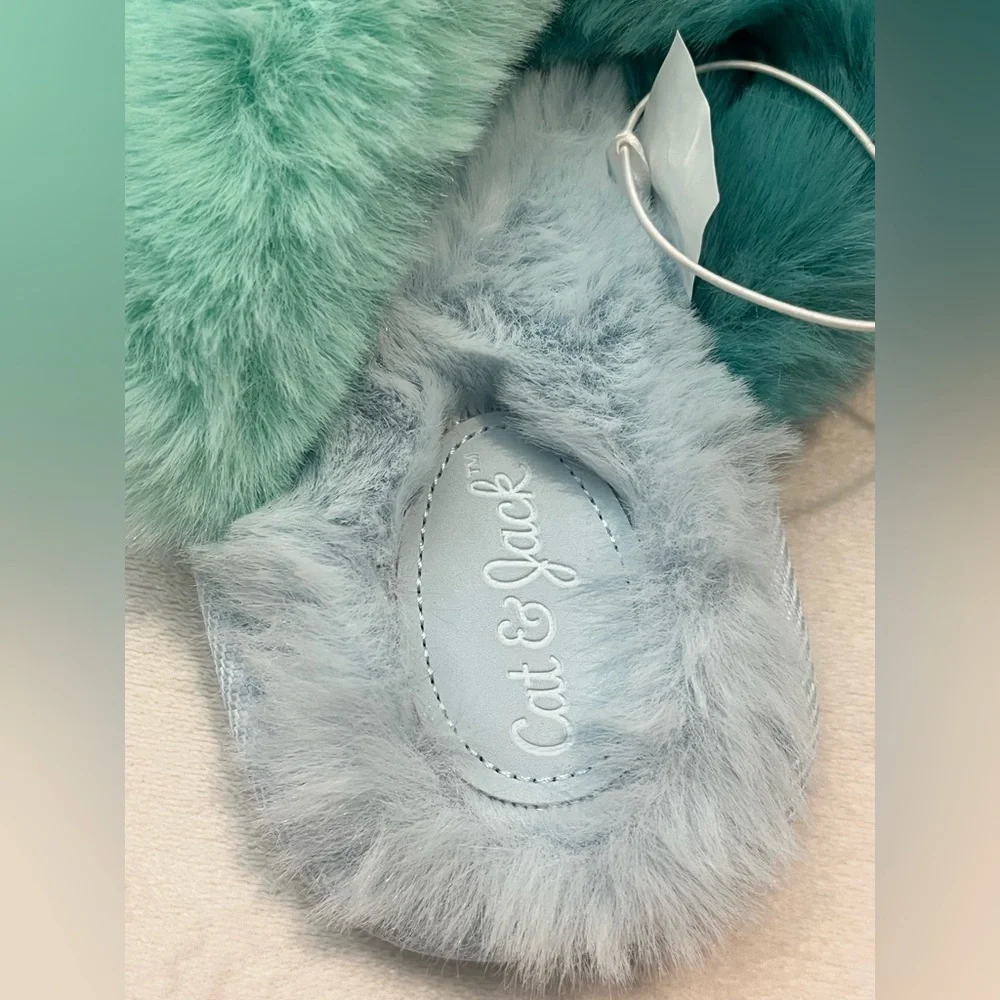 Cat & Jack Mint and Teal Cross Band Faux Fur Slippers Children’s / Kids Sz 4/5